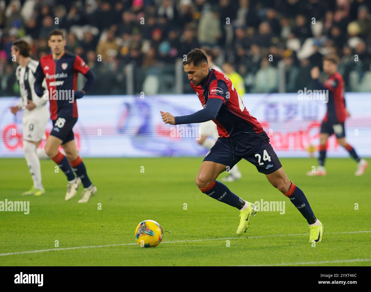 Turin, Italien. Dezember 2024. José Luis Palomino von Cagliari Calcio während der Coppa Italia 2024/25, Fußballspiel zwischen Juventus FC und Cagliari Calcio, am 17. Dezember 2024, im Allianz Stadium Turin Italien. Quelle: Nderim Kaceli/Alamy Live News Stockfoto