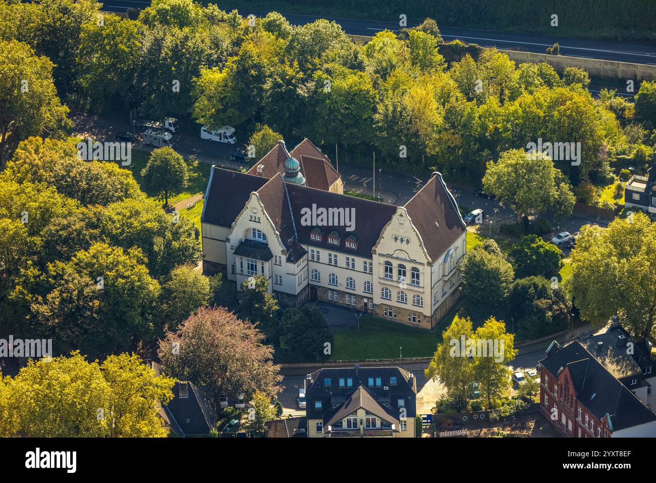 Luftansicht, Rathaus Kray Stadtverwaltung mit Turm, Kray, Essen, Ruhrgebiet, Nordrhein-Westfalen, Deutschland Stockfoto