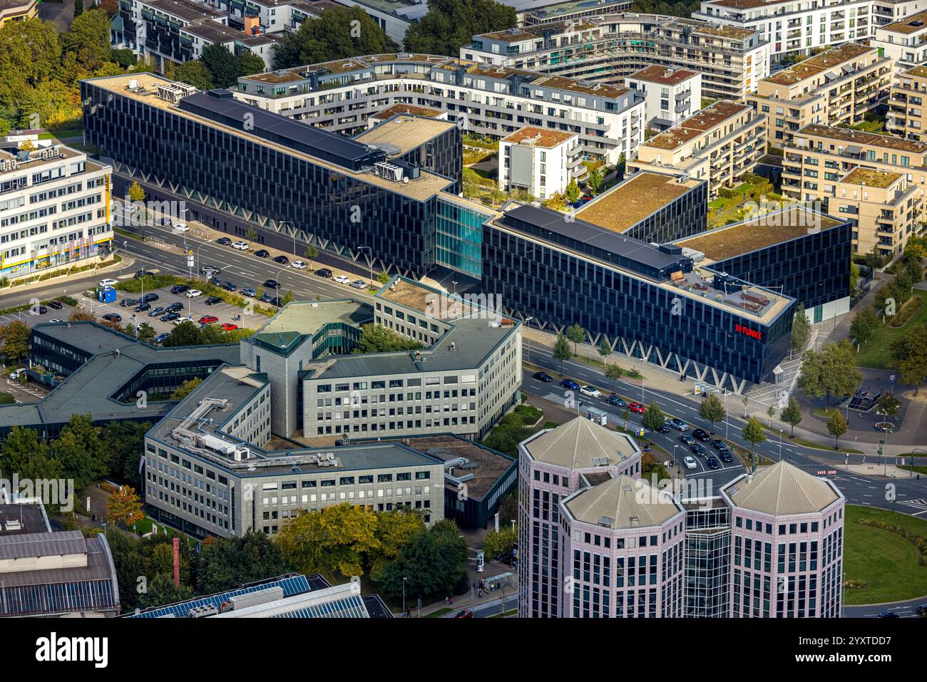 Luftaufnahme, Funke Medienhaus Mediengruppe GmbH Gebäude, Wohnsiedlung Grüne Mitte mit Gebäudesanierung und Gerüstbau nach Feuer, Westviertel Stockfoto