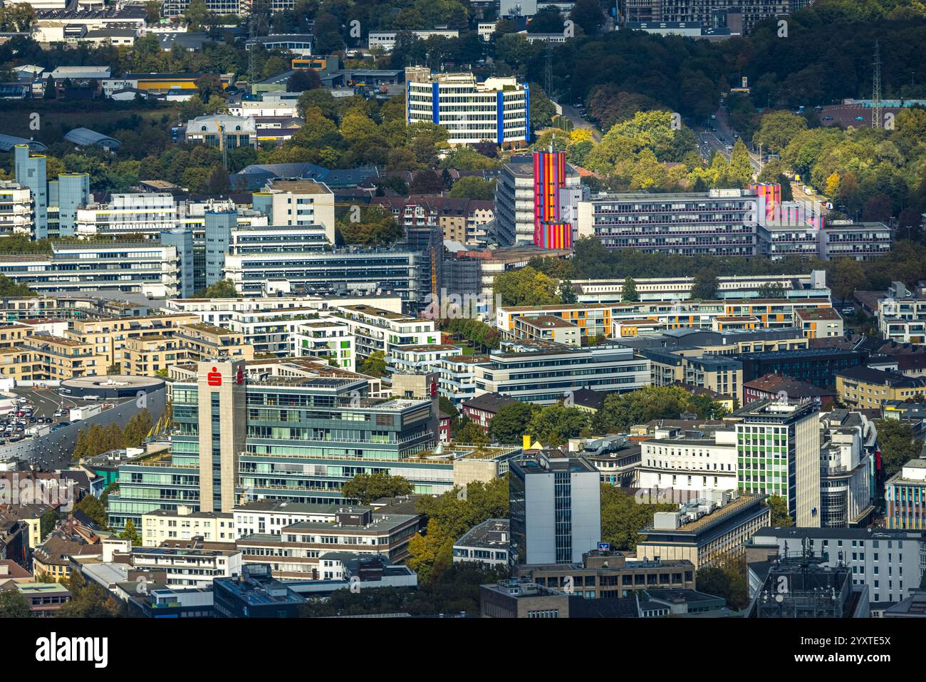 Luftaufnahme, Blick auf die Skyline Limbecker Platz, Sparkasse Turm, hinter der Universität Duisburg-Essen, Nordrhein-Westfalen, Deutschland Stockfoto