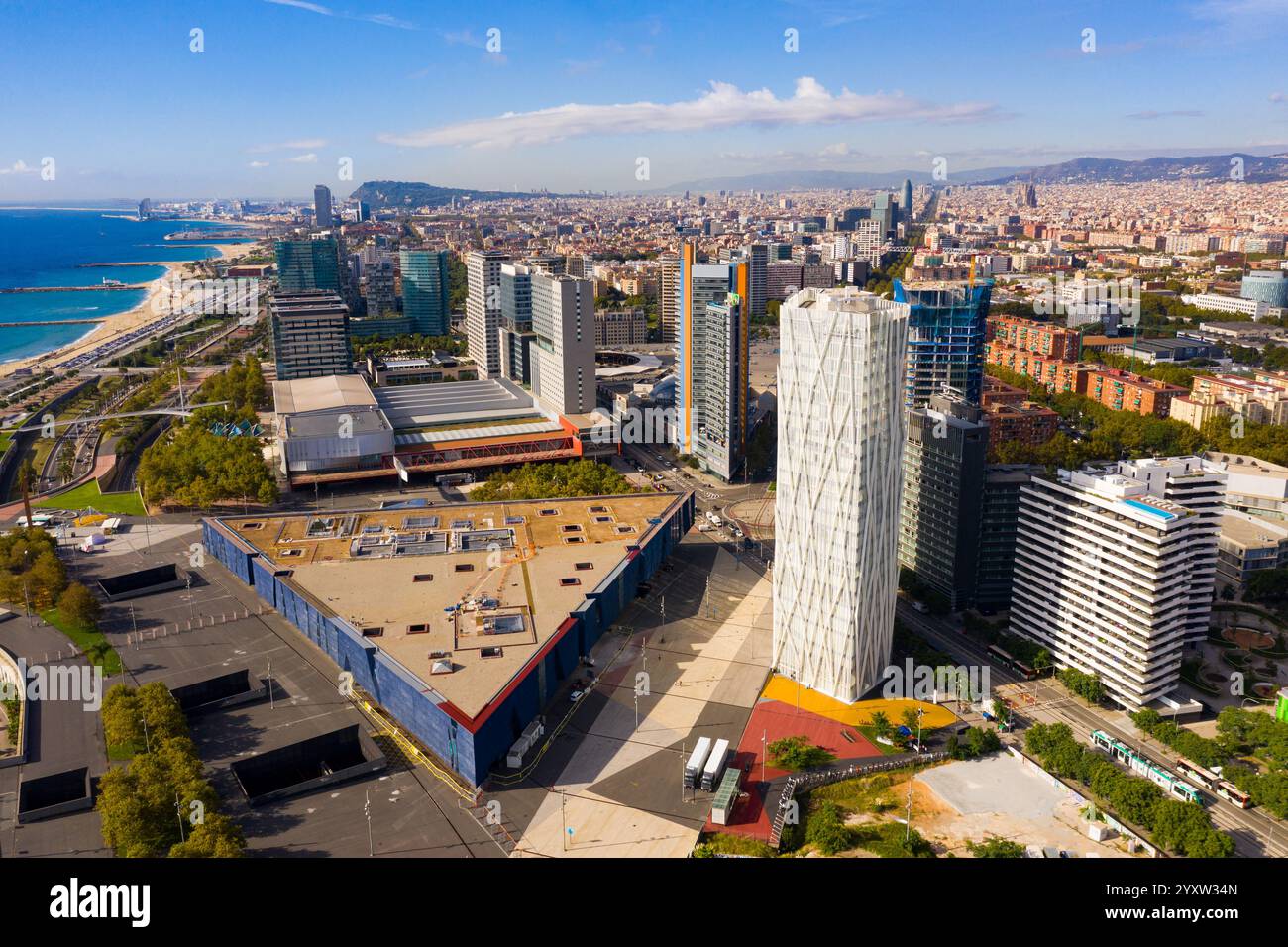 Luftaufnahme des Viertels Diagonal Mar, Barcelona Stockfoto