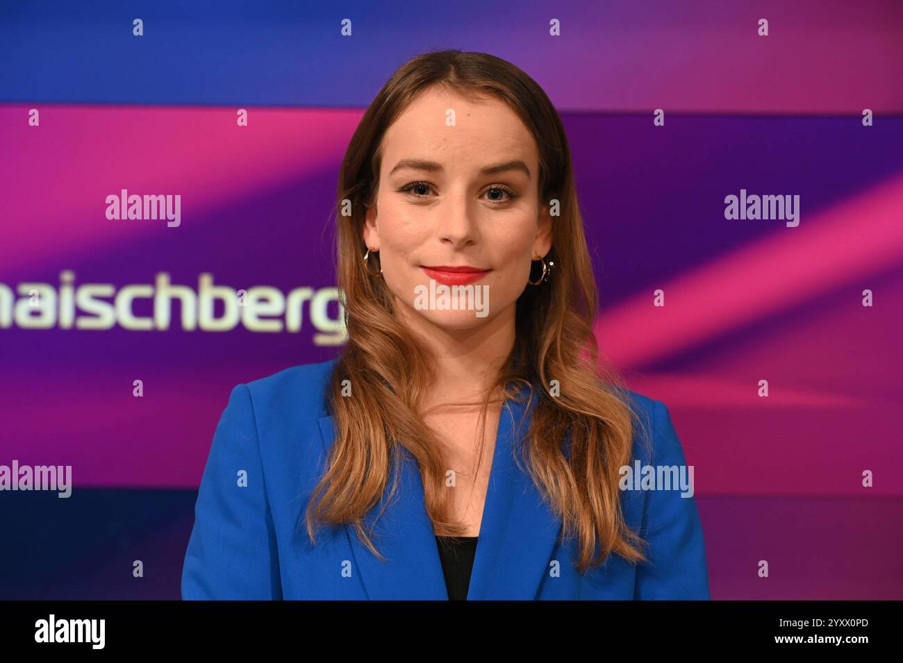 Journalistin Ann-Kathrin Hipp zu Gast in der ARD Talkshow Maischberger *** Journalistin Ann Kathrin Hipp als Gast in der ARD Talkshow Maischberger Stockfoto