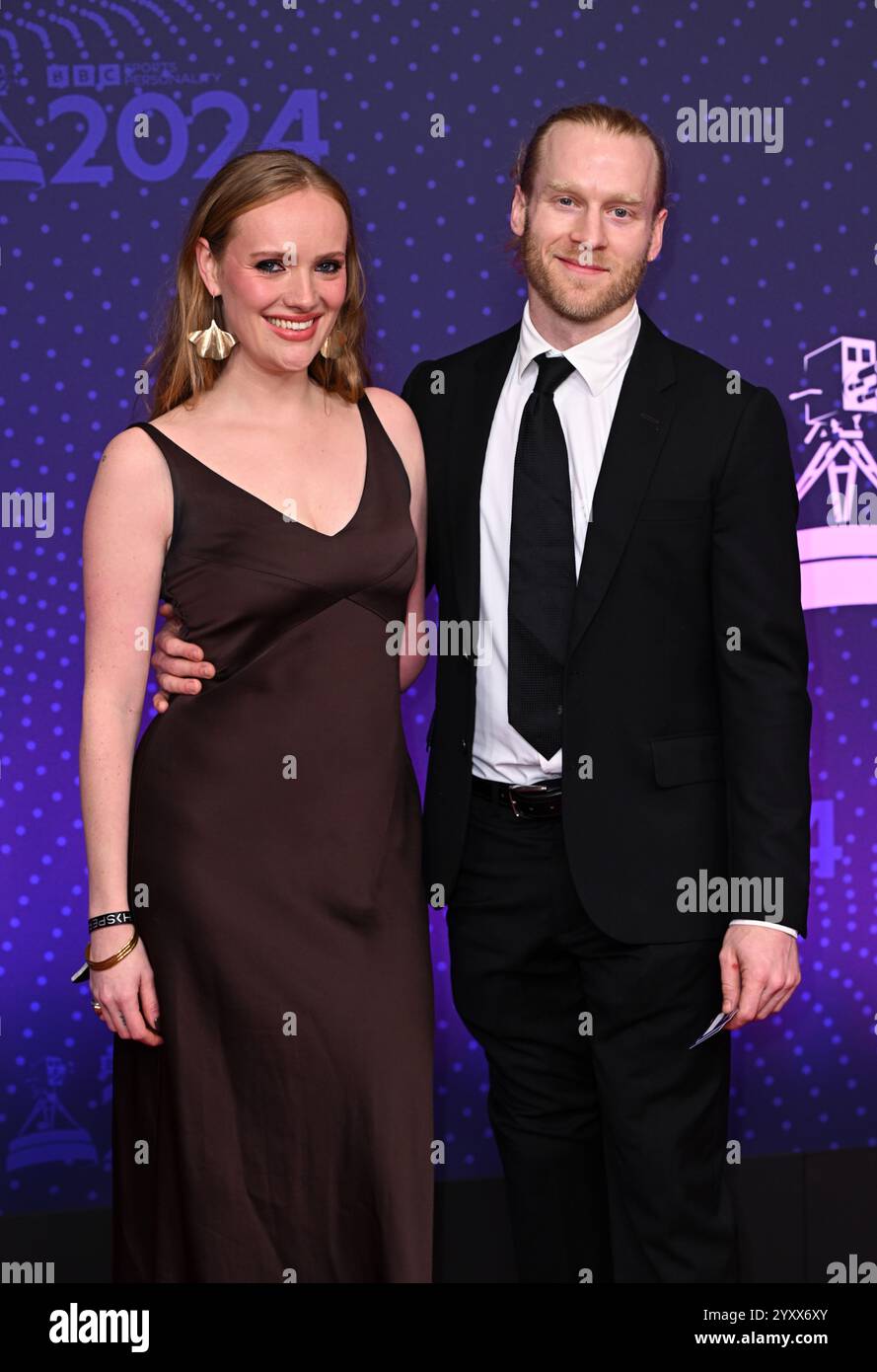 Salford, Großbritannien. Dezember 2024. Jonnie Peacock und Sally Brown kommen bei der BBC Sports Personality of the Year 2024 in MediaCityUK an. Quelle: Doug Peters/EMPICS/Alamy Live News Stockfoto