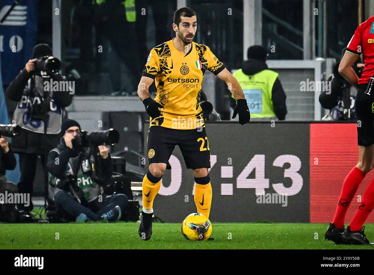 Henrikh MKHITARYAN von Inter Mailand während des italienischen Meisterschaftsspiels Serie A zwischen SS Lazio und FC Internazionale am 16. Dezember 2024 im Stadio Olimpico in Rom Stockfoto