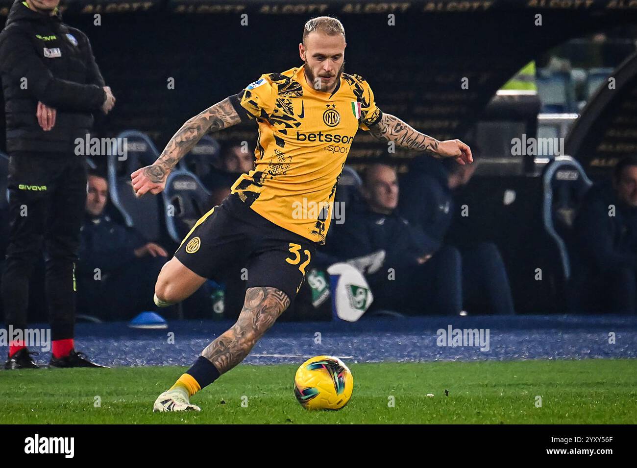 Frederico DIMARCO von Inter Mailand während des italienischen Meisterschaftsspiels Serie A zwischen SS Lazio und FC Internazionale am 16. Dezember 2024 im Stadio Olimpico in Rom Stockfoto