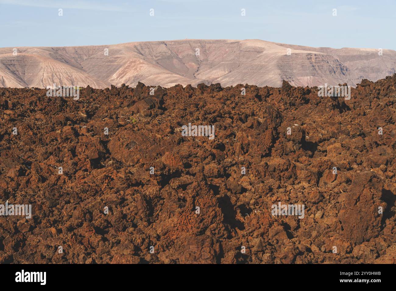 Lanzarote wunderschöne Naturlandschaft mit vulkanischen Lavasteinen. Hochwertige Fotos Stockfoto