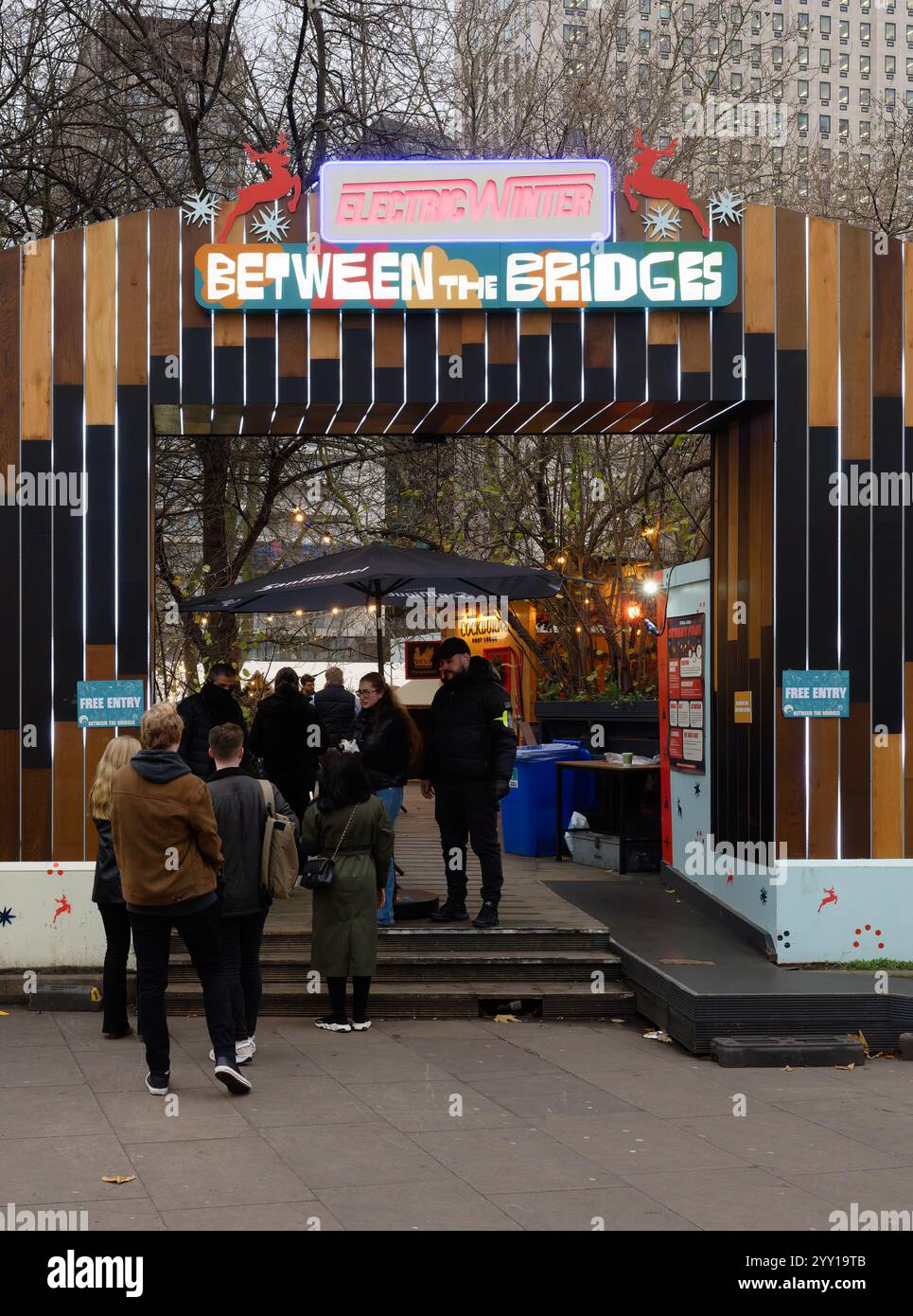 Weihnachts-Wintermarkt an der Southbank an der Themse, London Stockfoto