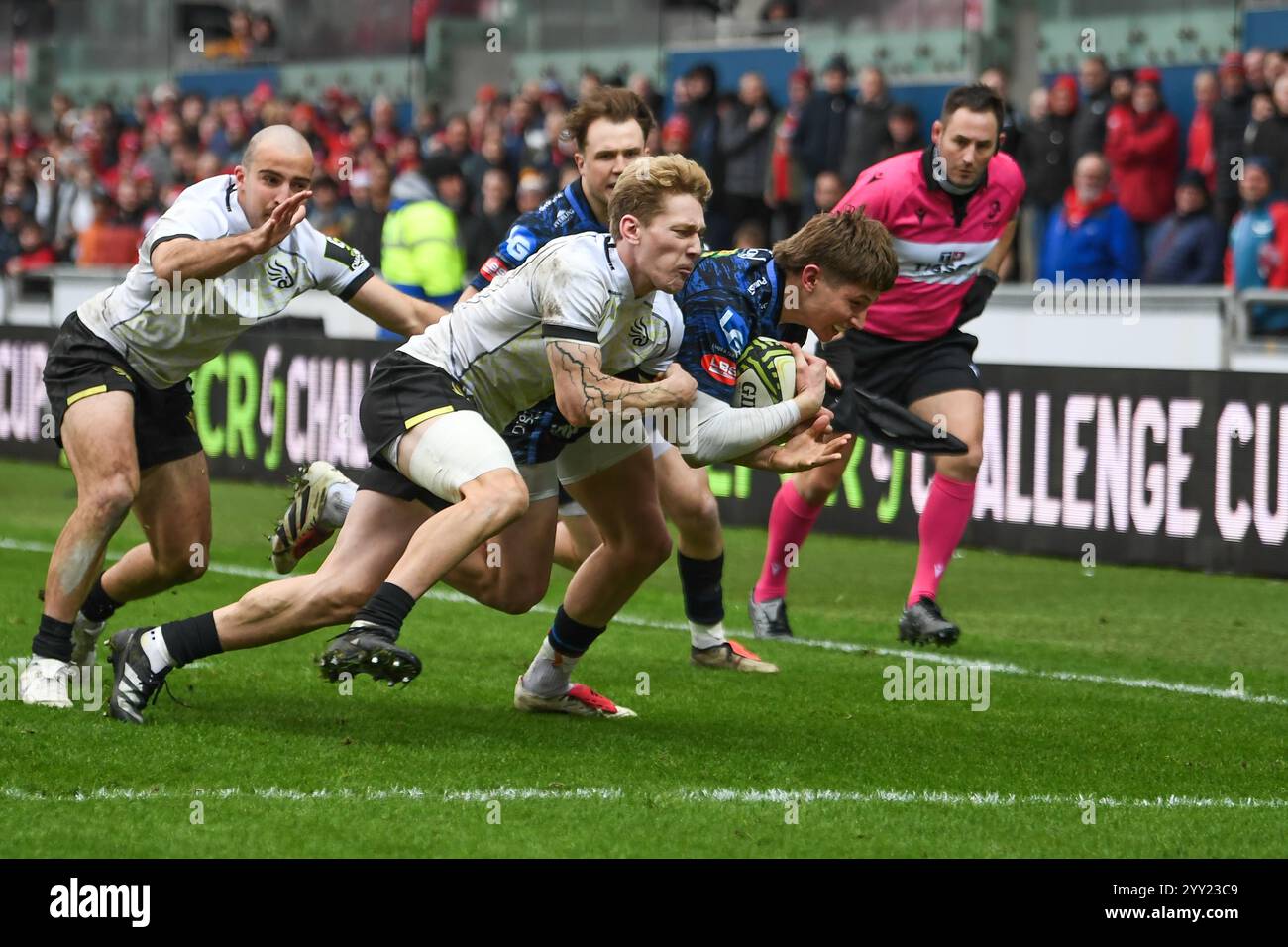 European Challenge Cup Scarlets / Black Lion Parc y Scarlets 15. Dezember 2024 Stockfoto