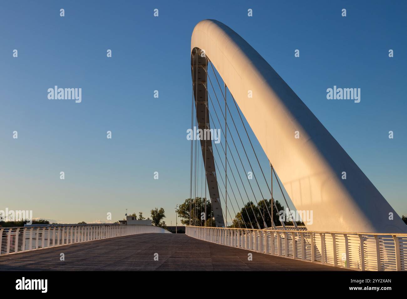 Alessandria - die Cittadella-Brücke vom Architekten Richard Meier & Partners. Stockfoto