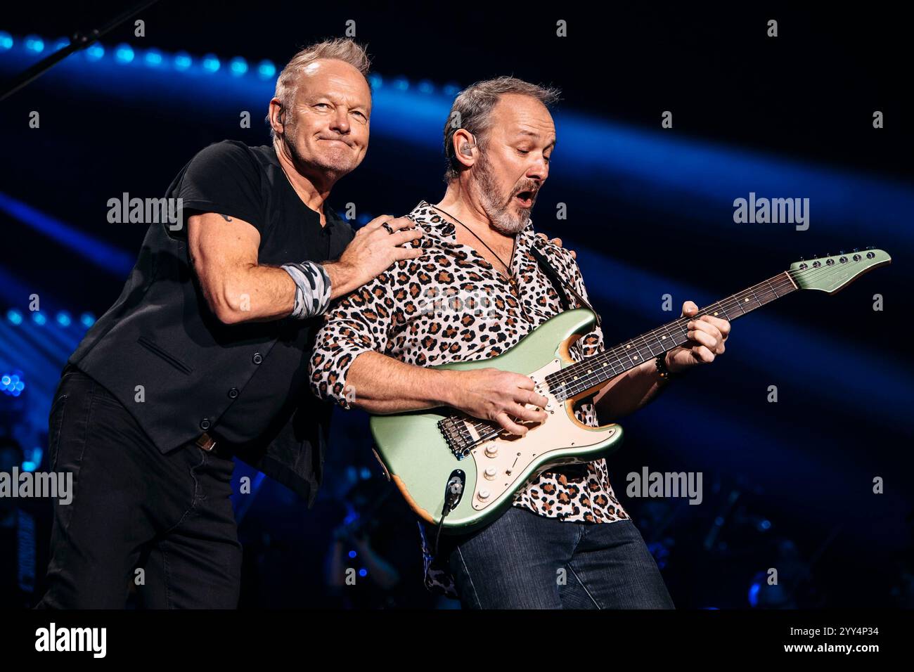 Nick van Eede und Gareth Moulton von Cutting Crew live bei der 30. Nacht der Proms 2024 in der Messehalle. Erfurt, 18.12.,2024 Stockfoto