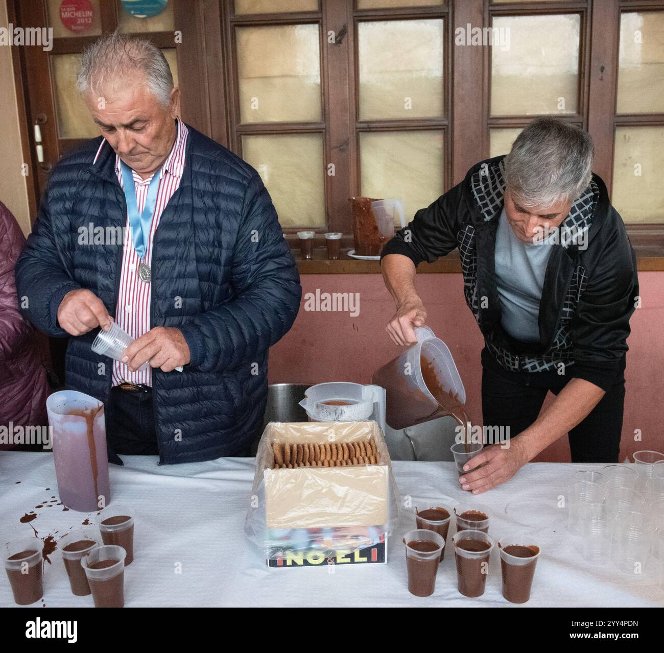 Lerma in Nordspanien ist ein mittelalterliches Juwel. Jedes Jahr im Oktober findet dort ein Schokoladenfest statt, das örtliche Nonnenkloster macht Süßigkeiten zum Verkauf. Stockfoto