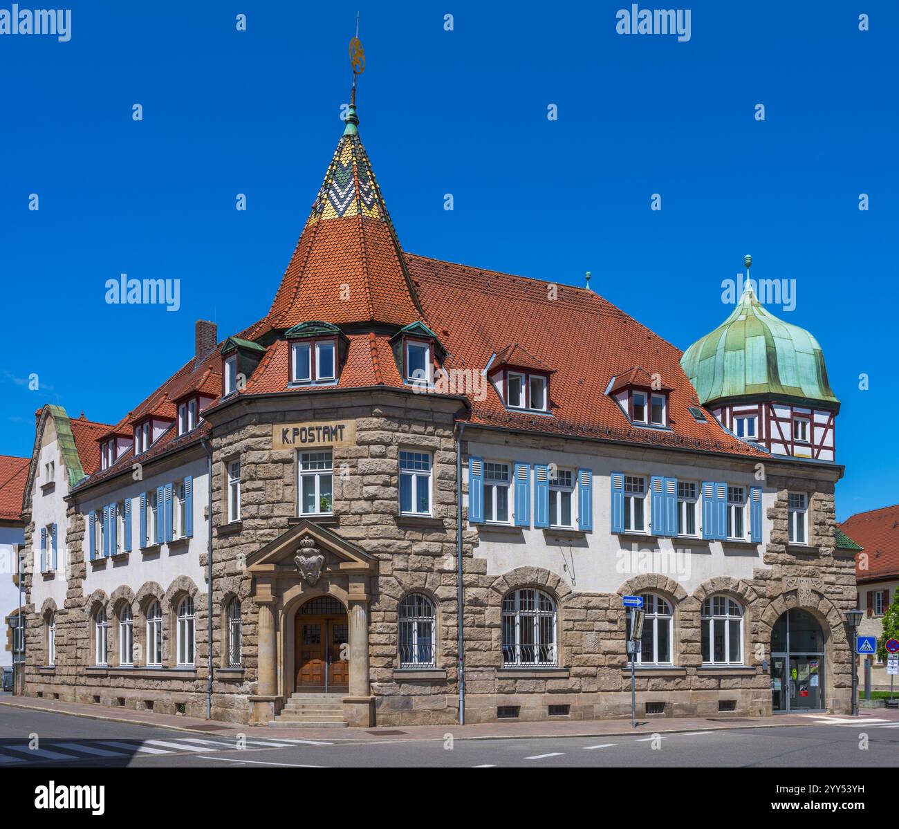 WEISSENBURG, DEUTSCHLAND - 19. JUNI: Historisches Postamt in Weissenburg am 19. Juni 2024 Stockfoto
