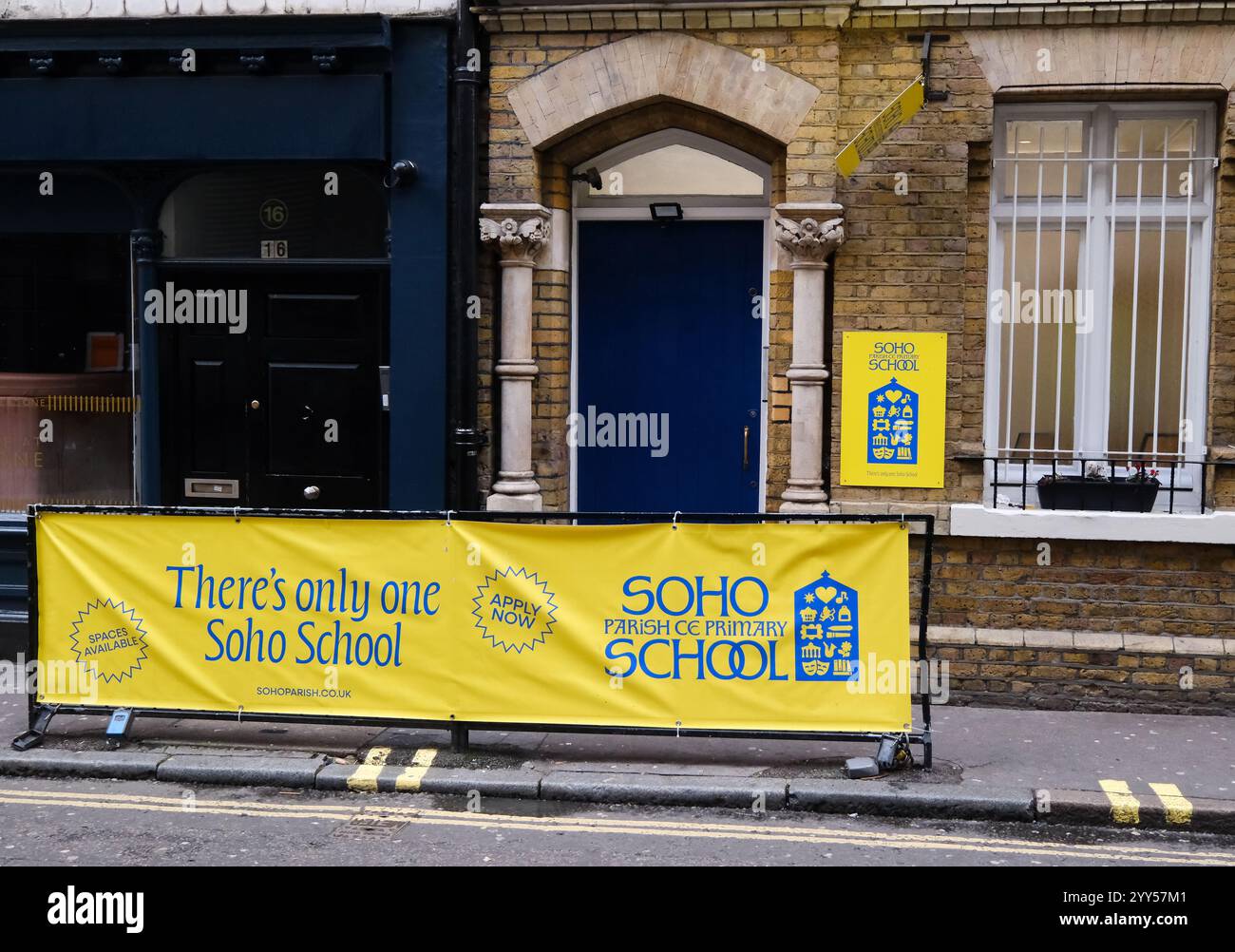 Great Windmill Street, Soho, London, Großbritannien. Dezember 2024. Befürchtungen, dass die Grundschule in Soho wegen sinkender Zahlen geschlossen werden könnte. Quelle: Matthew Chattle/Alamy Live News Stockfoto