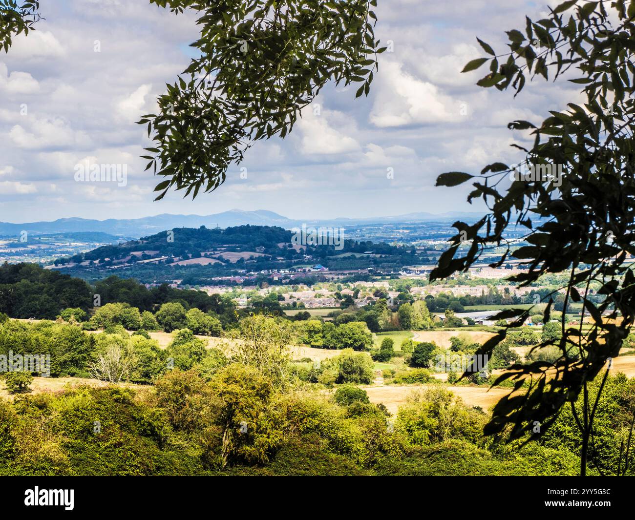 Der Blick vom Cotswold Way über Great Witcombe in der Nähe von Birdlip, Gloucestershire. Stockfoto