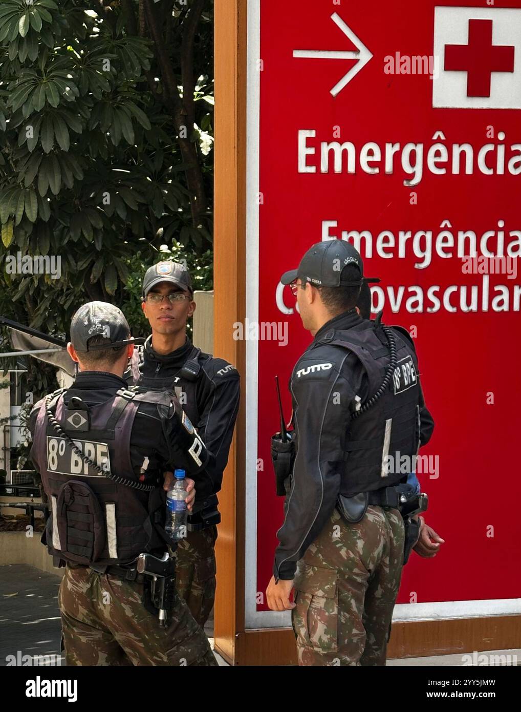 Sao Paulo, Sao Paulo, Brasilien. Dezember 2024. Sao Paulo (SP), 19/2024 Ã¢â‚¬' President/Lula/Exams/SP - der Präsident der Republik Brasilien, Luiz Inacio Lula da Silva, kommt am Donnerstag, den 19., im Krankenhaus Sirio-Libanes in Sao Paulo an. Nachdem der Präsident einen CT-Scan gemacht hatte, berichtete Kalil Filho, dass der Chief Executive nach Brasilia zurückkehren soll, wo er von nun an überwacht wird. Lula wird in die Bundeshauptstadt gehen, um seine Aktivitäten wieder aufzunehmen. Am Freitag, dem 20., wird sich der Chief Executive mit seinen Ministern treffen. (Foto: Oslai Stockfoto