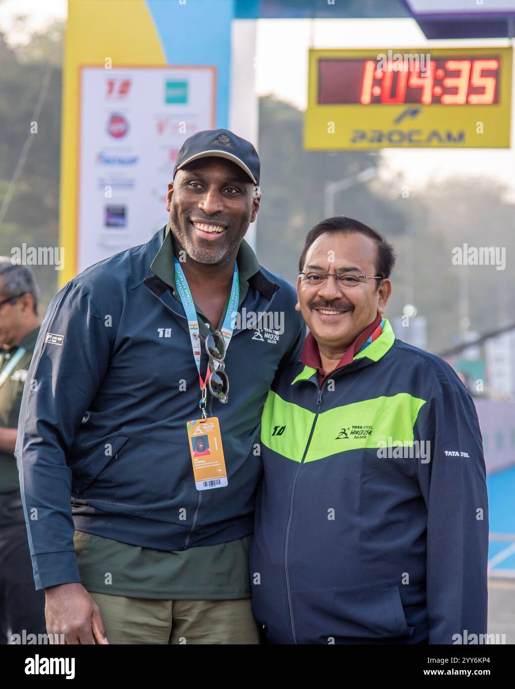 Kalkutta, Indien. Dezember 2024. Tata Steel World Marathon 25K Kalkutta (TSW25K). Der weltweit einzige World Athletics Gold Label 25K Marathon fand am 15. Dezember 2024 in Kalkutta, Indien, statt. (Foto: Amlan Biswas/Pacific Press/SIPA USA) Credit: SIPA USA/Alamy Live News Stockfoto