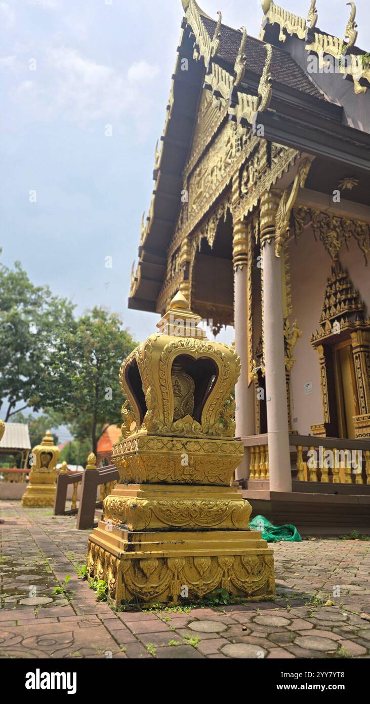 Thailändische Buddhistische Tempel - Smartphone-aufgenommenes Stockfoto