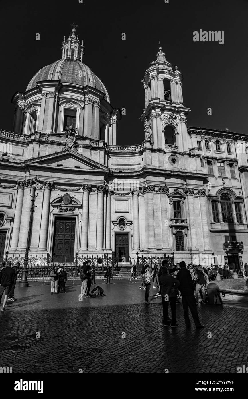 Rom, Italien - 5. April 2019: Die Piazza Navona ist ein öffentlicher Platz in Rom, der auf dem Domitian-Stadion in Form eines offenen Raumes des Stadions errichtet wurde Stockfoto
