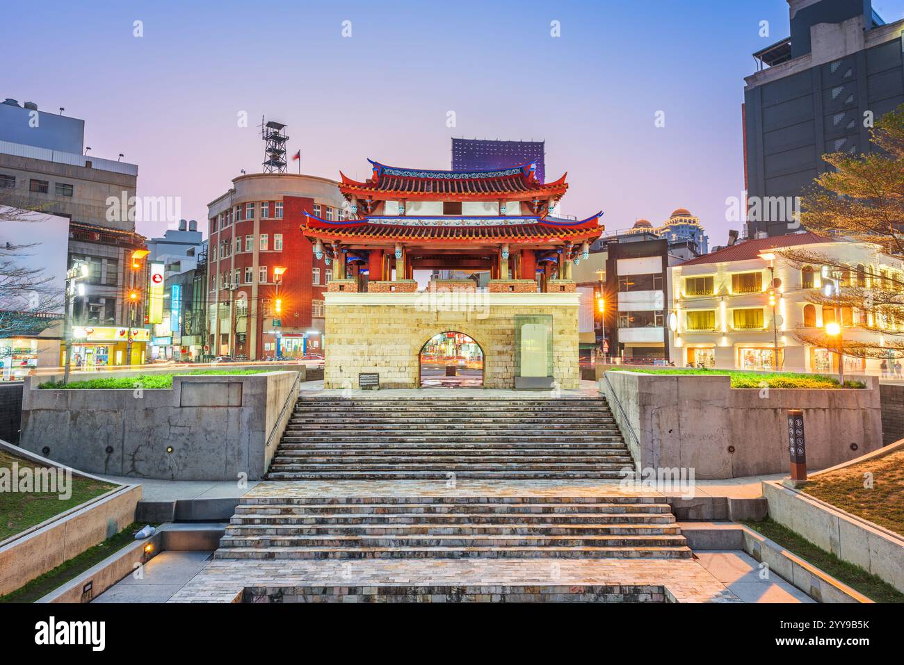 Hsinchu, Taiwans Stadtbild mit dem östlichen Tor. Stockfoto