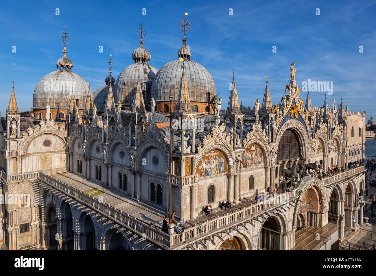 Markusdom (Markusdom) in der Stadt Venedig, Italien. Patriarchale Kathedrale Basilika des Heiligen Markus. Katholische Kirche mit Byzantin Stockfoto