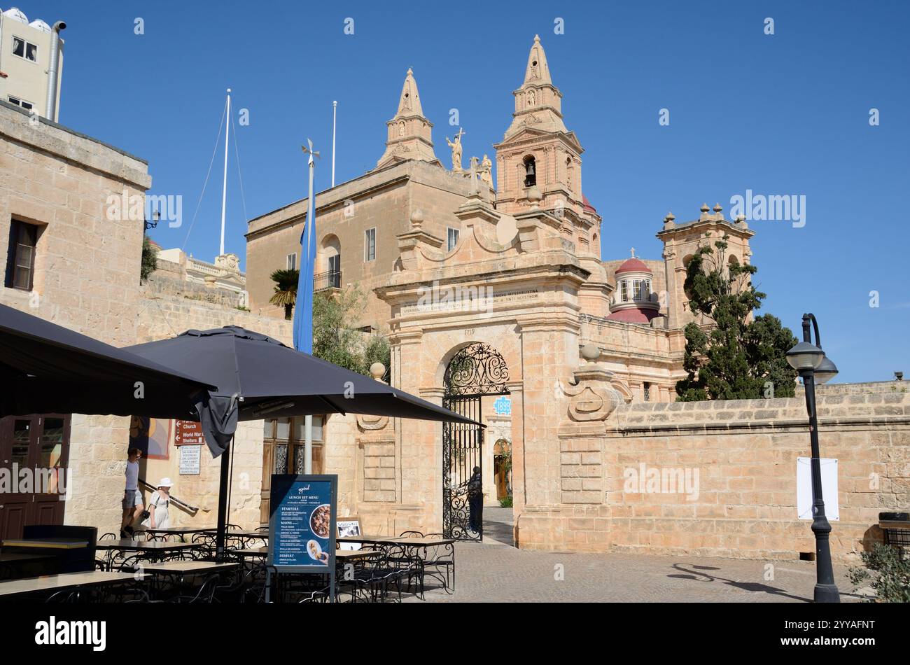 Kirche der Geburt der Jungfrau Maria und Heiligtum unserer Lieben Frau vom Sieg, Marfa Street, Mellieha, Malta, Europa Stockfoto