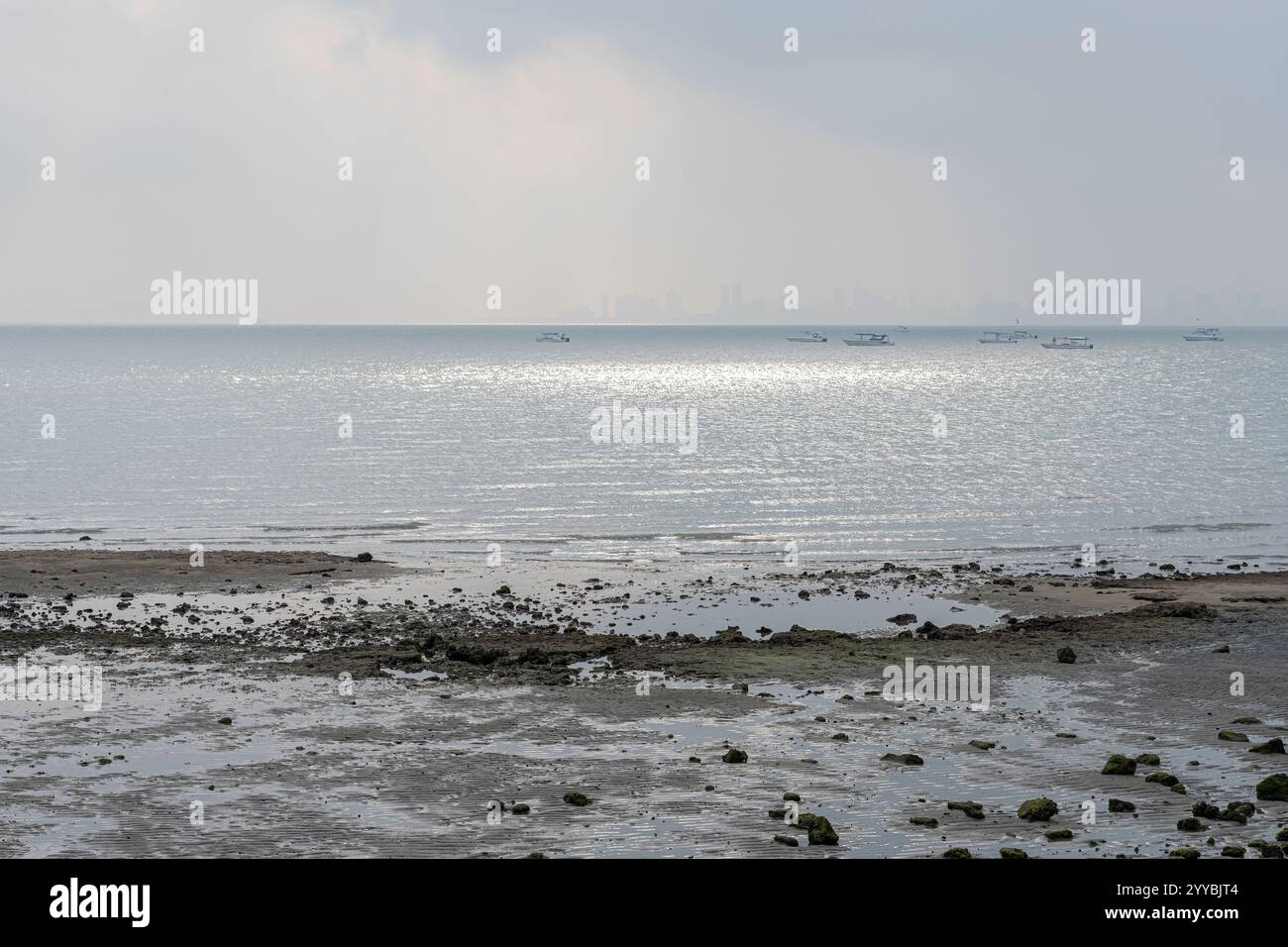 Die Persische Golfküste von Kuwait City, Kuwait Stockfoto