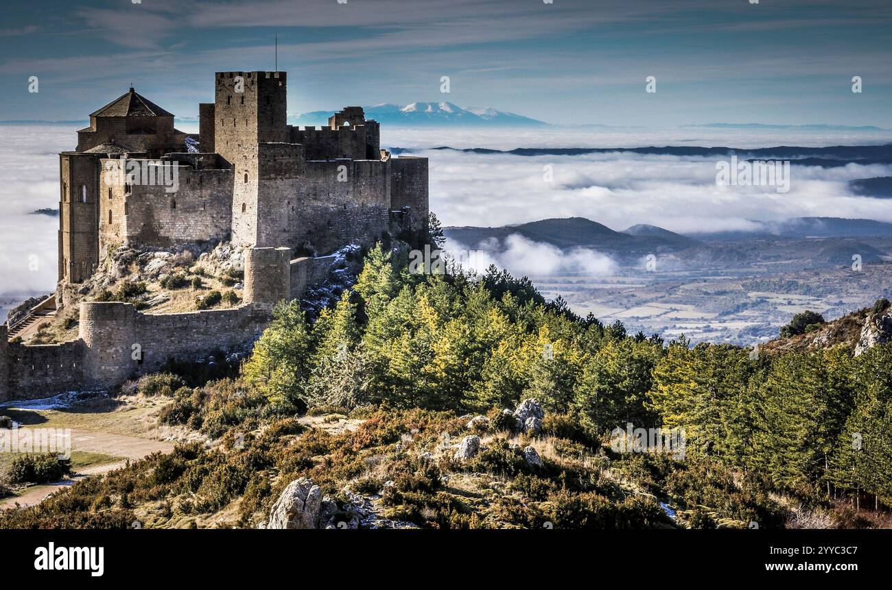 Loarre Schloss mit nebligen Hintergrund, Huesca, Aragon, Spanien Stockfoto