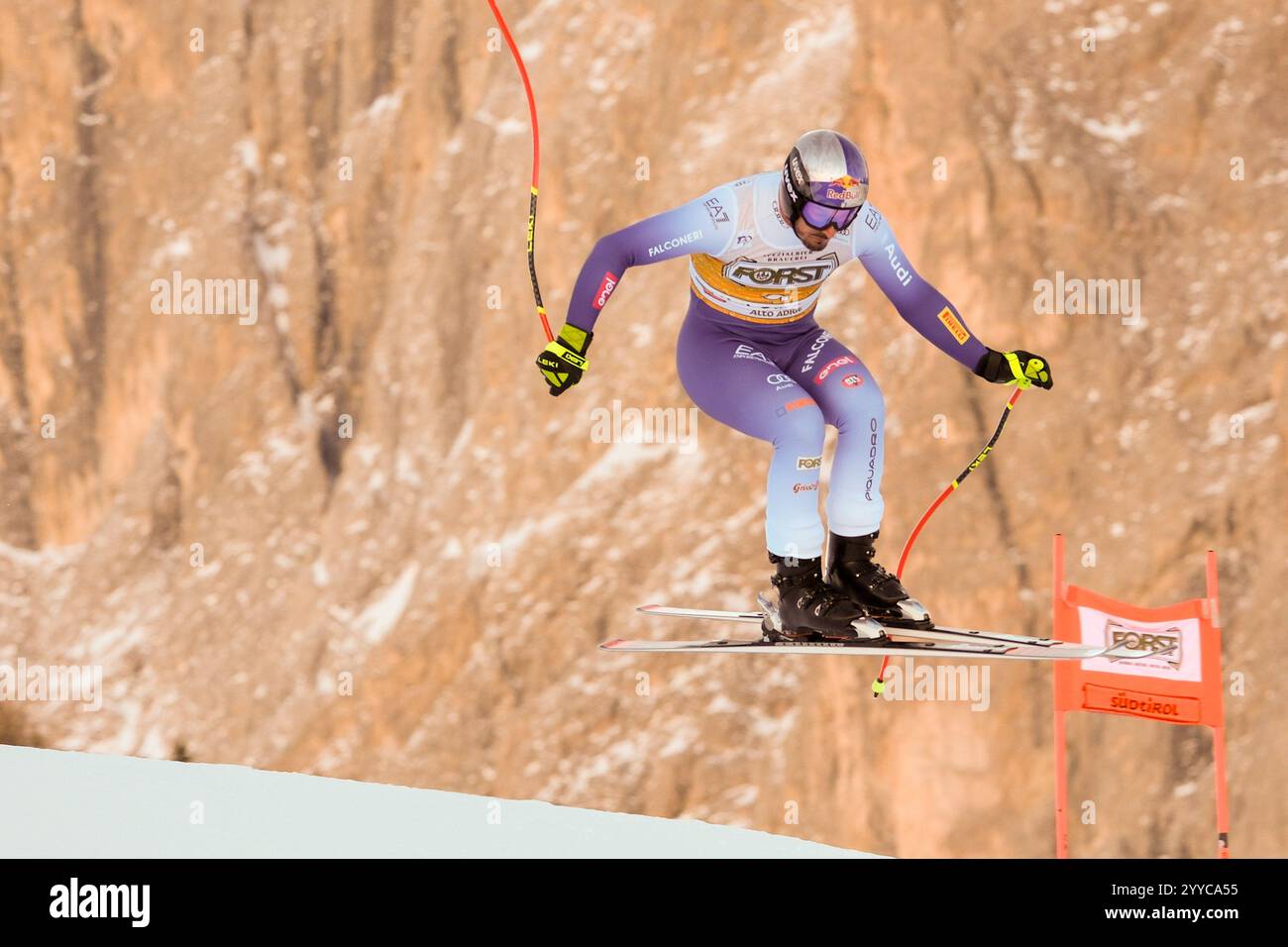 Dominik Paris vom Team Italien tritt am 21. Dezember 2024 beim Audi FIS Alpine Ski World Cup, dem Herren-Abfahrtsrennen auf der Saslong-Piste in Gröden, Bozen, Italien, an. Quelle: Roberto Tommasini/Alamy Live News Stockfoto