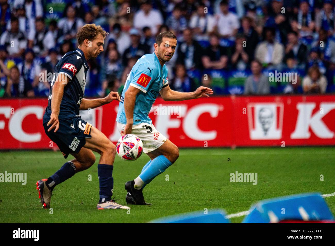 Melbourne, Victoria, Australien. Dezember 2024. Melbourne Victory FC Mittelfeldspieler RYAN TEAGUE in Runde 9 der A-League Männer 2024 - Melbourne Victory FC gegen Melbourne City FC im AAMI Park am 21. Dezember 2024 in Melbourne, Australien. (Kreditbild: © James Forrester/ZUMA Press Wire) NUR REDAKTIONELLE VERWENDUNG! Nicht für kommerzielle ZWECKE! Quelle: ZUMA Press, Inc./Alamy Live News Stockfoto