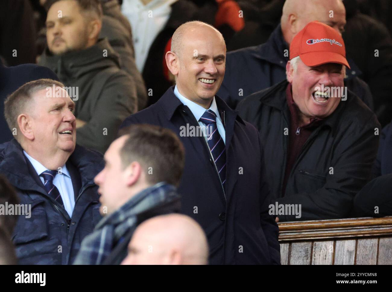 Patrick Stewart, CEO der neuen Rangers, auf der Tribüne vor dem Spiel der Premier League im Ibrox Stadium, Glasgow. Bilddatum: Samstag, 21. Dezember 2024. Stockfoto