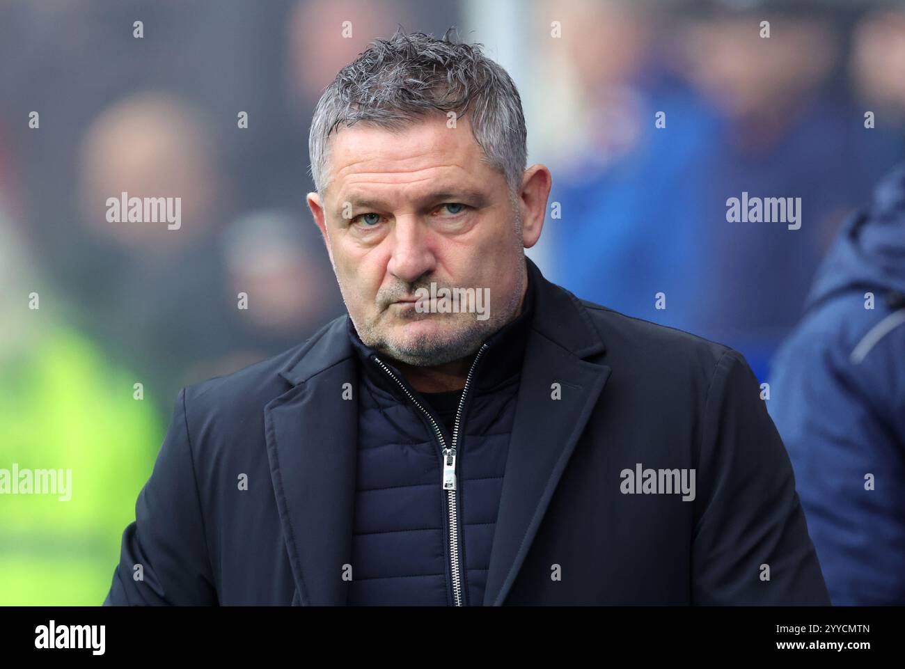 Dundee-Trainer Tony Docherty vor dem Spiel der Premier League im Ibrox Stadium, Glasgow. Bilddatum: Samstag, 21. Dezember 2024. Stockfoto