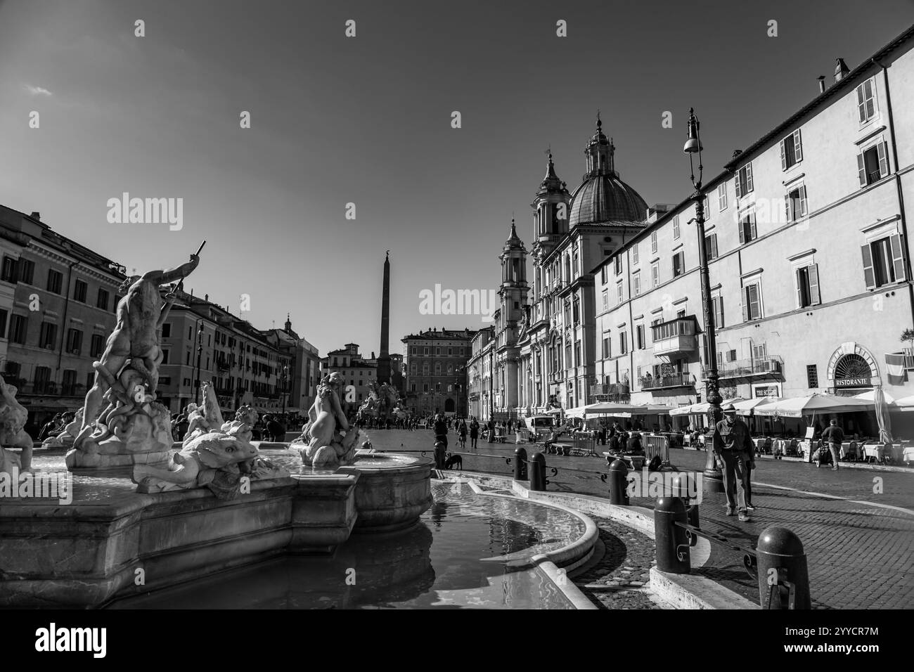 Rom, Italien - 5. April 2019: Die Piazza Navona ist ein öffentlicher Platz in Rom, der auf dem Domitian-Stadion in Form eines offenen Raumes des Stadions errichtet wurde Stockfoto