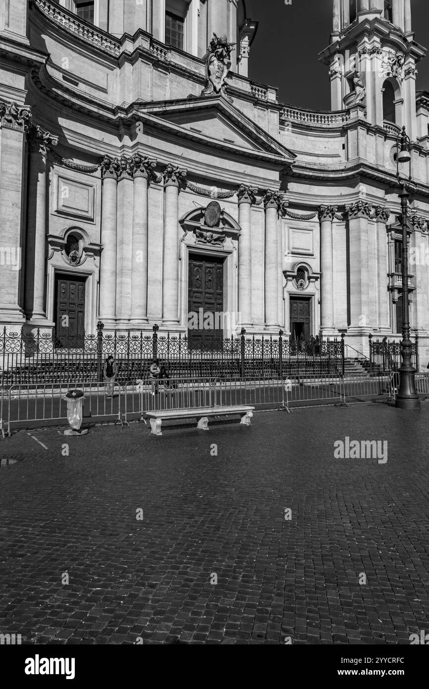 Rom, Italien - 5. April 2019: Die Piazza Navona ist ein öffentlicher Platz in Rom, der auf dem Domitian-Stadion in Form eines offenen Raumes des Stadions errichtet wurde Stockfoto