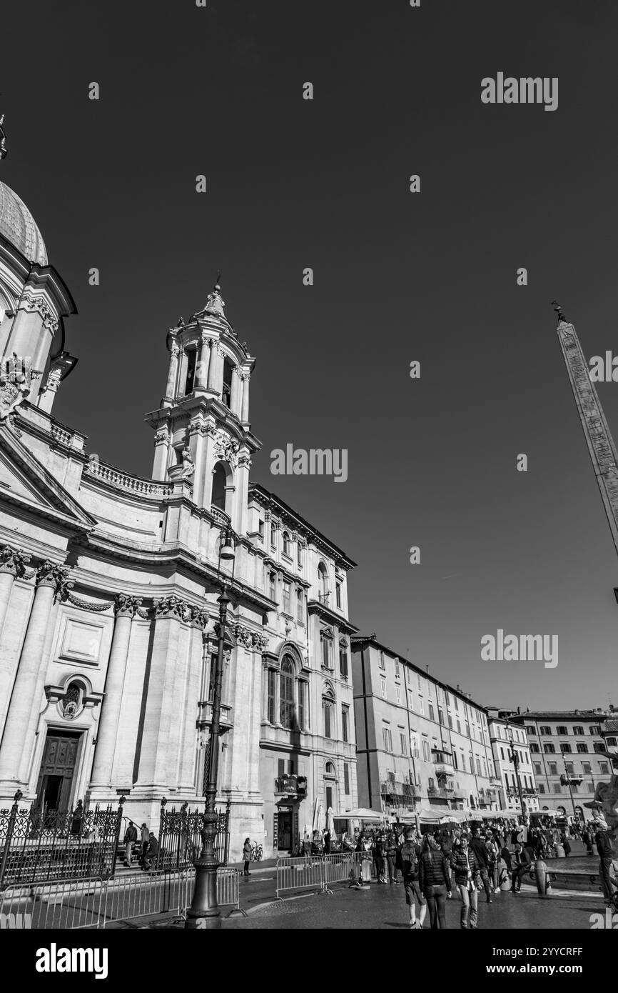 Rom, Italien - 5. April 2019: Die Piazza Navona ist ein öffentlicher Platz in Rom, der auf dem Domitian-Stadion in Form eines offenen Raumes des Stadions errichtet wurde Stockfoto