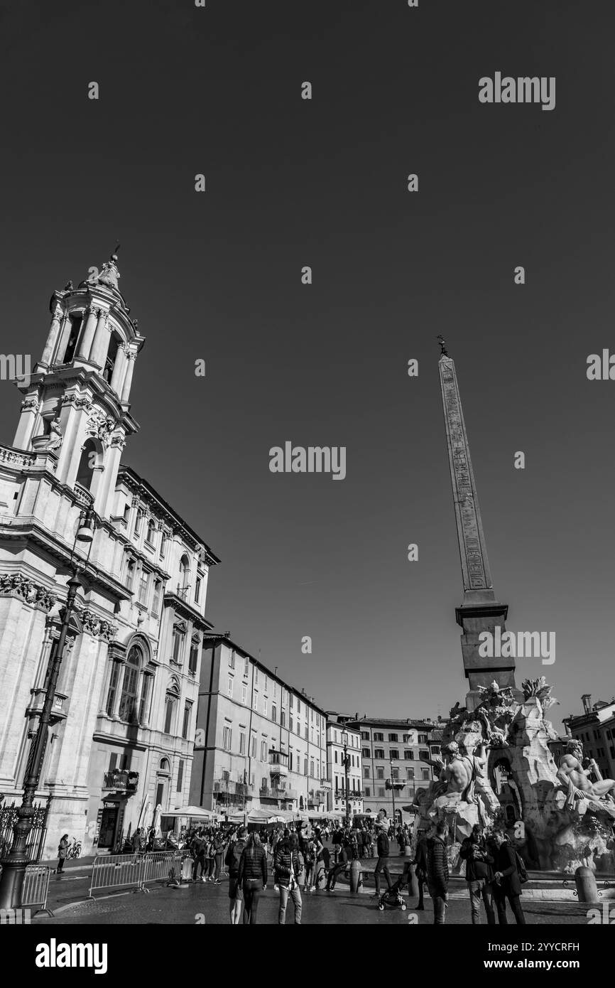 Rom, Italien - 5. April 2019: Die Piazza Navona ist ein öffentlicher Platz in Rom, der auf dem Domitian-Stadion in Form eines offenen Raumes des Stadions errichtet wurde Stockfoto