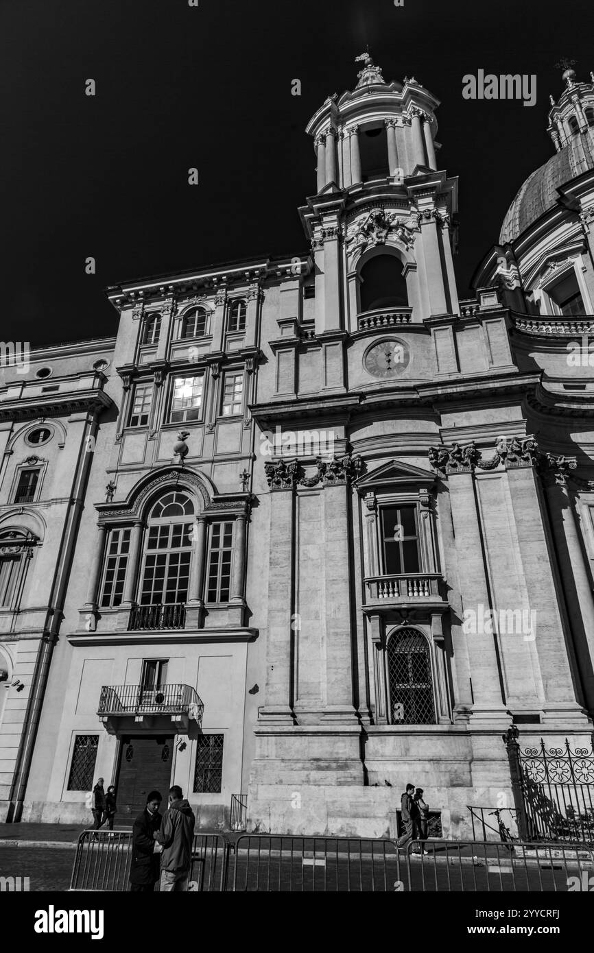 Rom, Italien - 5. April 2019: Die Piazza Navona ist ein öffentlicher Platz in Rom, der auf dem Domitian-Stadion in Form eines offenen Raumes des Stadions errichtet wurde Stockfoto