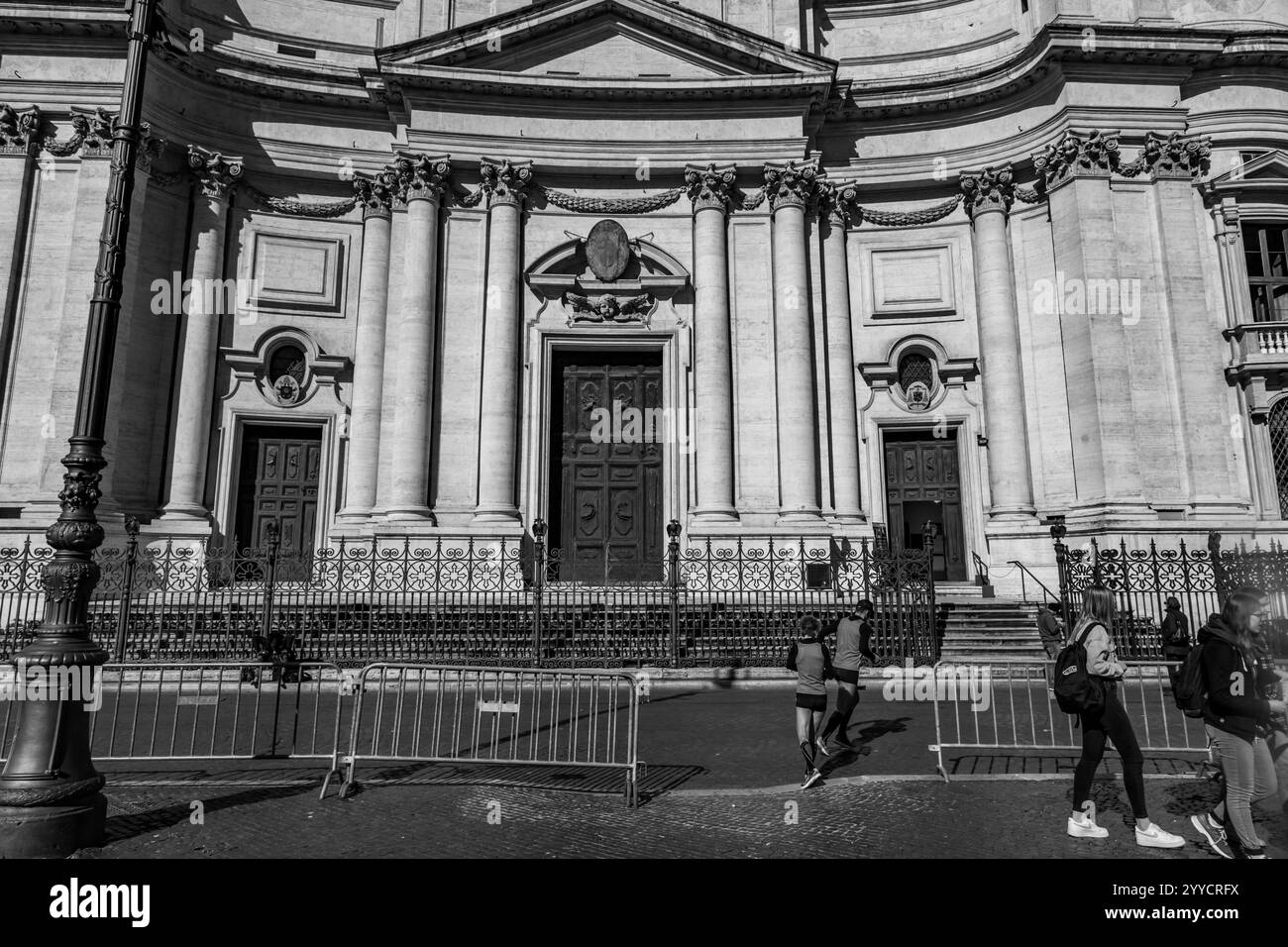 Rom, Italien - 5. April 2019: Die Piazza Navona ist ein öffentlicher Platz in Rom, der auf dem Domitian-Stadion in Form eines offenen Raumes des Stadions errichtet wurde Stockfoto