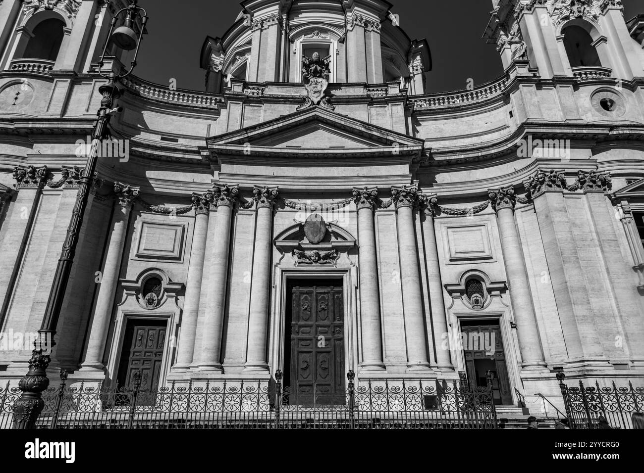 Rom, Italien - 5. April 2019: Die Piazza Navona ist ein öffentlicher Platz in Rom, der auf dem Domitian-Stadion in Form eines offenen Raumes des Stadions errichtet wurde Stockfoto