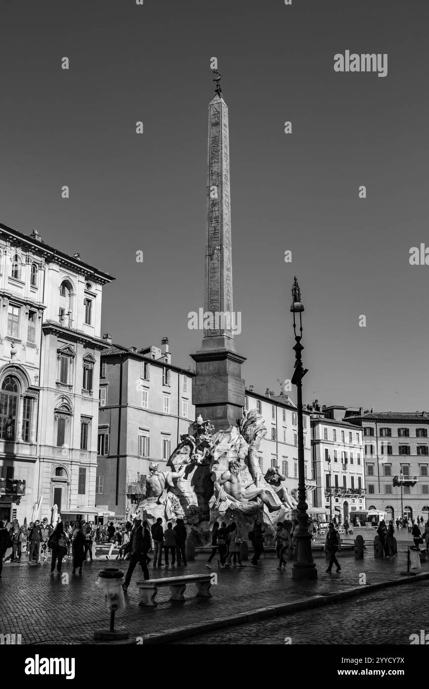 Rom, Italien - 5. April 2019: Die Piazza Navona ist ein öffentlicher Platz in Rom, der auf dem Domitian-Stadion in Form eines offenen Raumes des Stadions errichtet wurde Stockfoto