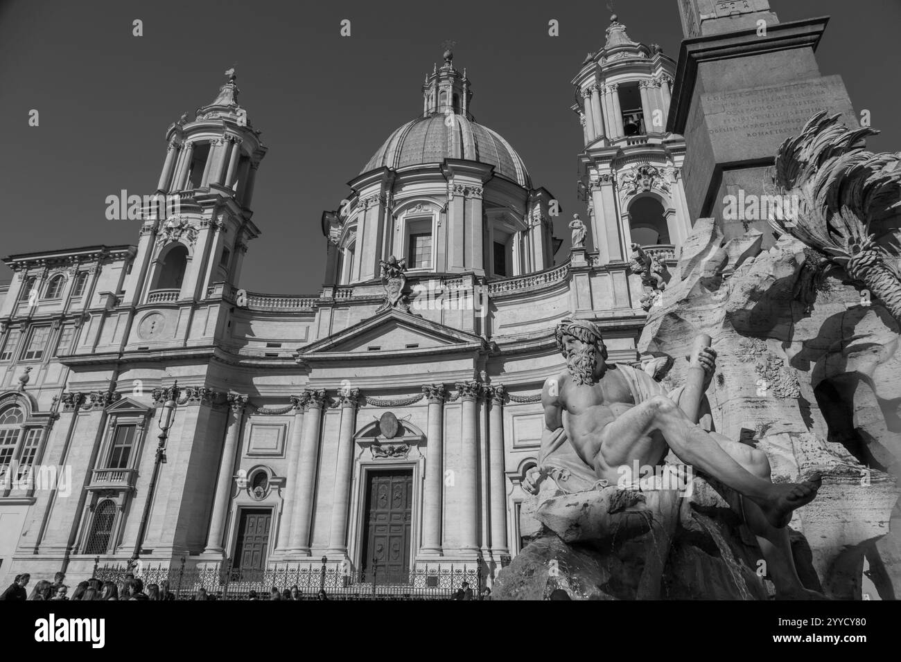 Rom, Italien - 5. April 2019: Die Piazza Navona ist ein öffentlicher Platz in Rom, der auf dem Domitian-Stadion in Form eines offenen Raumes des Stadions errichtet wurde Stockfoto