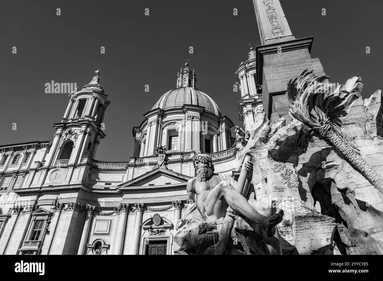 Rom, Italien - 5. April 2019: Die Piazza Navona ist ein öffentlicher Platz in Rom, der auf dem Domitian-Stadion in Form eines offenen Raumes des Stadions errichtet wurde Stockfoto