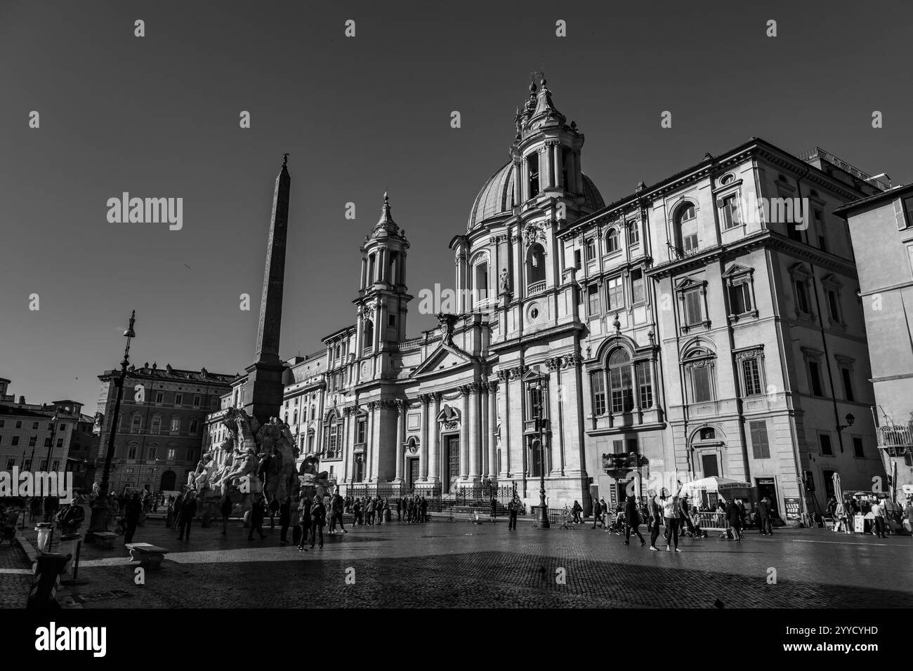 Rom, Italien - 5. April 2019: Die Piazza Navona ist ein öffentlicher Platz in Rom, der auf dem Domitian-Stadion in Form eines offenen Raumes des Stadions errichtet wurde Stockfoto