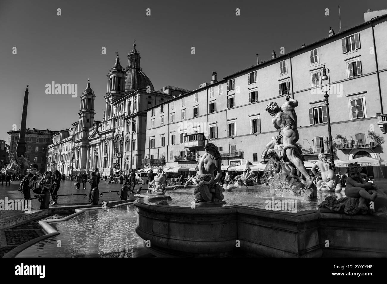 Rom, Italien - 5. April 2019: Die Piazza Navona ist ein öffentlicher Platz in Rom, der auf dem Domitian-Stadion in Form eines offenen Raumes des Stadions errichtet wurde Stockfoto