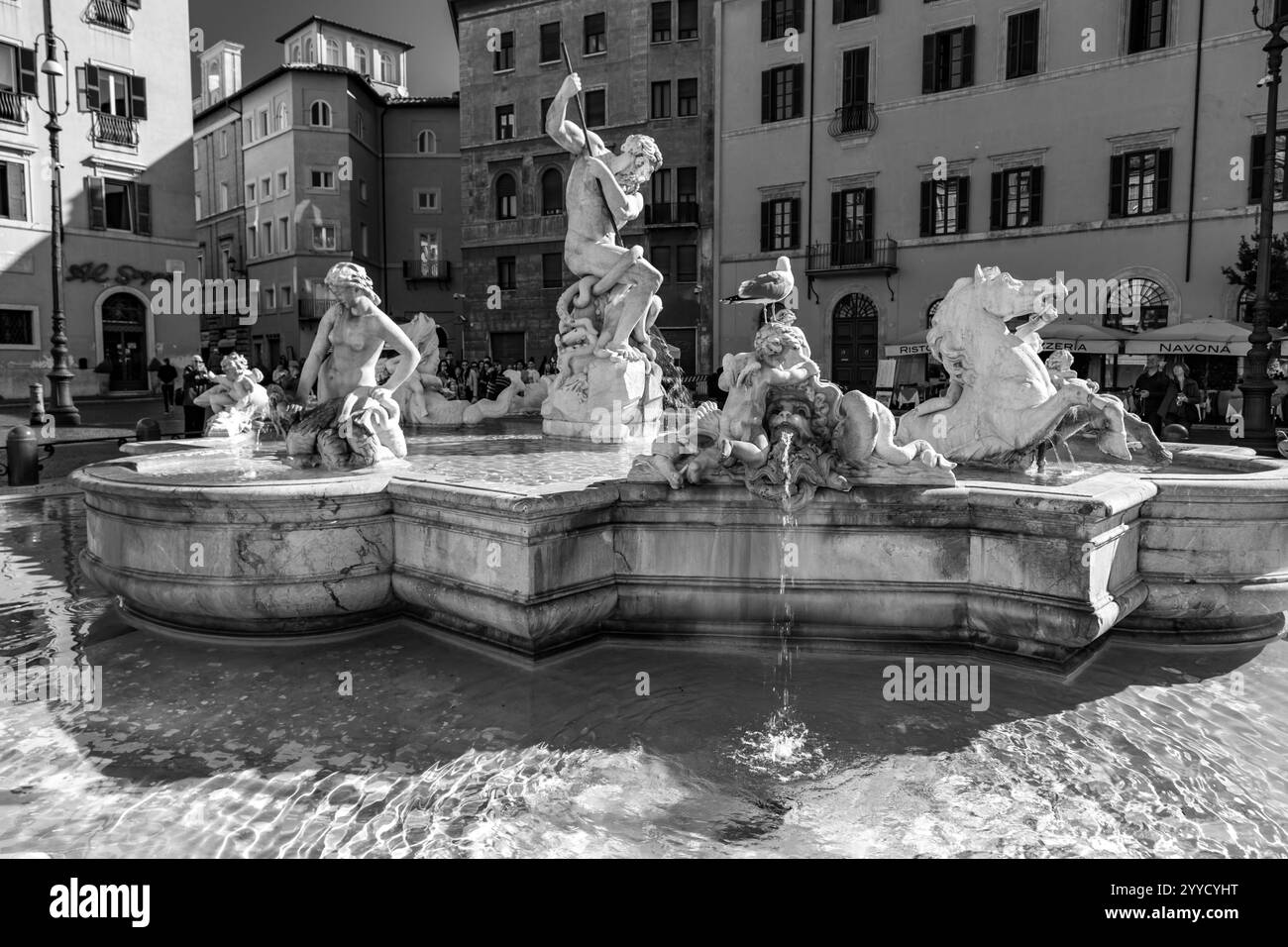 Rom, Italien - 5. April 2019: Die Piazza Navona ist ein öffentlicher Platz in Rom, der auf dem Domitian-Stadion in Form eines offenen Raumes des Stadions errichtet wurde Stockfoto