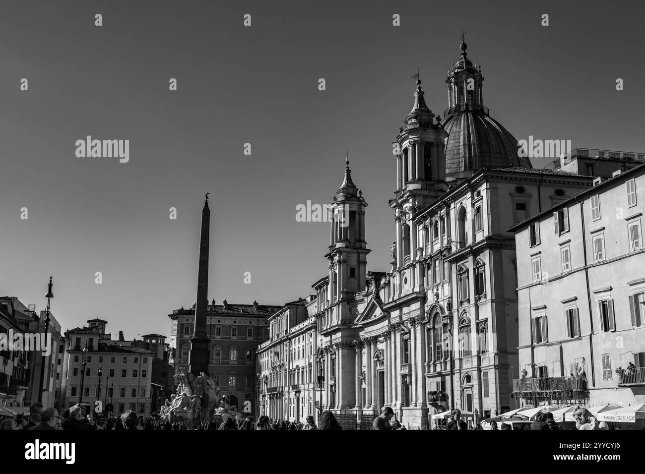 Rom, Italien - 5. April 2019: Die Piazza Navona ist ein öffentlicher Platz in Rom, der auf dem Domitian-Stadion in Form eines offenen Raumes des Stadions errichtet wurde Stockfoto