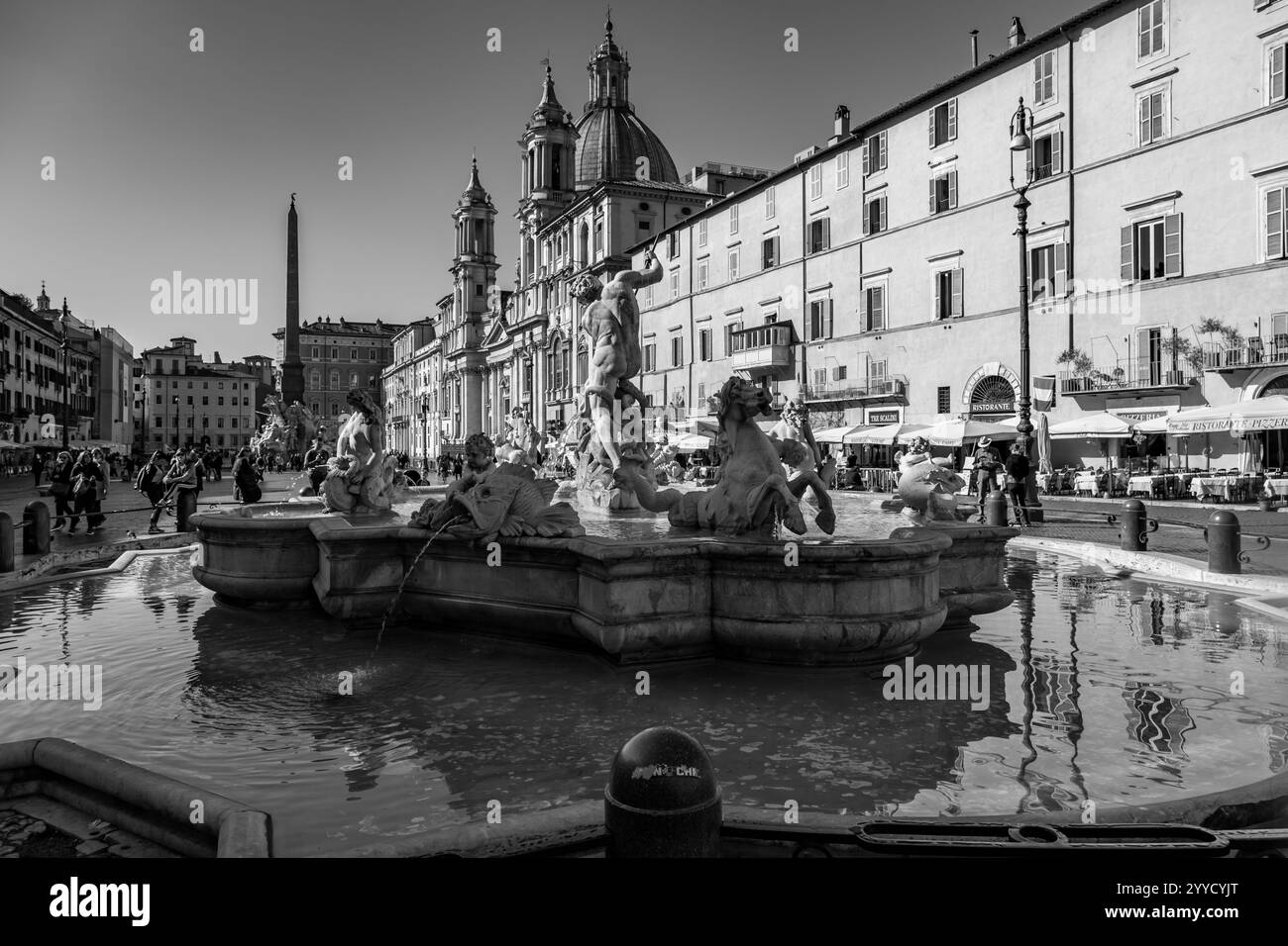 Rom, Italien - 5. April 2019: Die Piazza Navona ist ein öffentlicher Platz in Rom, der auf dem Domitian-Stadion in Form eines offenen Raumes des Stadions errichtet wurde Stockfoto