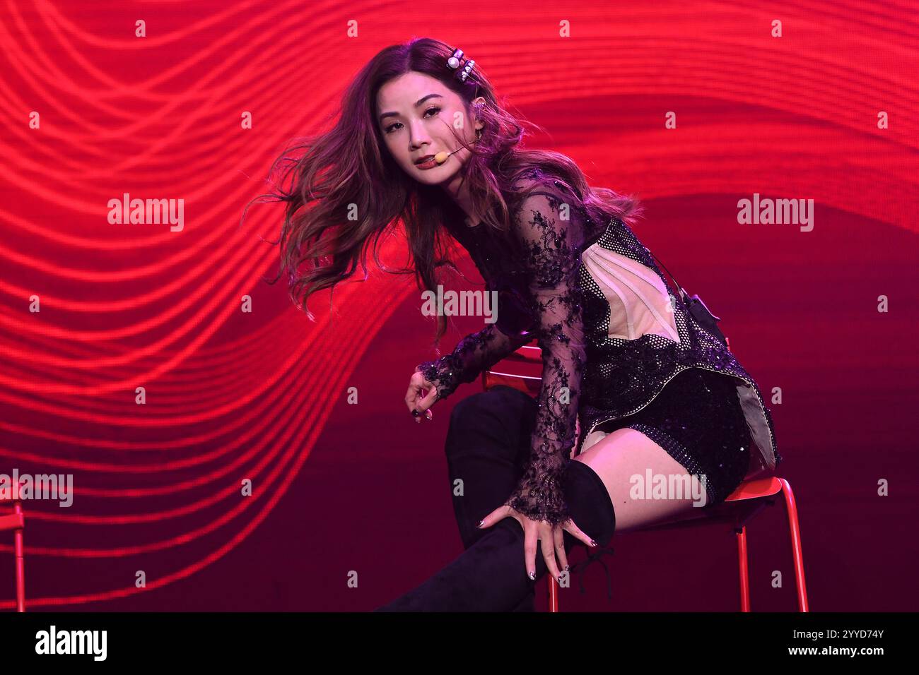 Orqadan yalangoch dumba