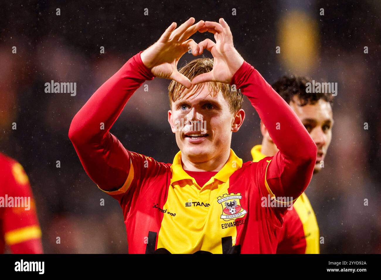 Utrecht, Niederlande. Dezember 2024. UTRECHT, NIEDERLANDE - 21. DEZEMBER: Oliver Edvardsen von Go Ahead Eagles feiert, nachdem er sein Team beim niederländischen Eredivisie-Spiel zwischen Go Ahead Eagles und NAC Breda am 21. Dezember 2024 im Sportkomplex Zoudenbalch in Utrecht, Niederlande, das zweite Tor erzielte. (Foto: Broer van den Boom/Orange Pictures) Credit: Orange Pics BV/Alamy Live News Stockfoto