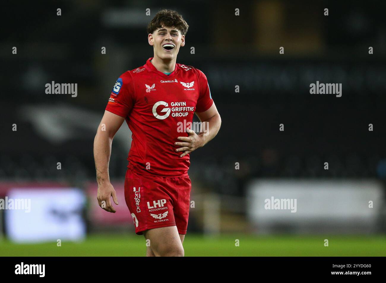 Swansea, Großbritannien. Dezember 2024. Eddie James von Scarlets während des Spiels Ospreys gegen Scarlets United Rugby Championship. Gruffydd Thomas/Alamy Stockfoto