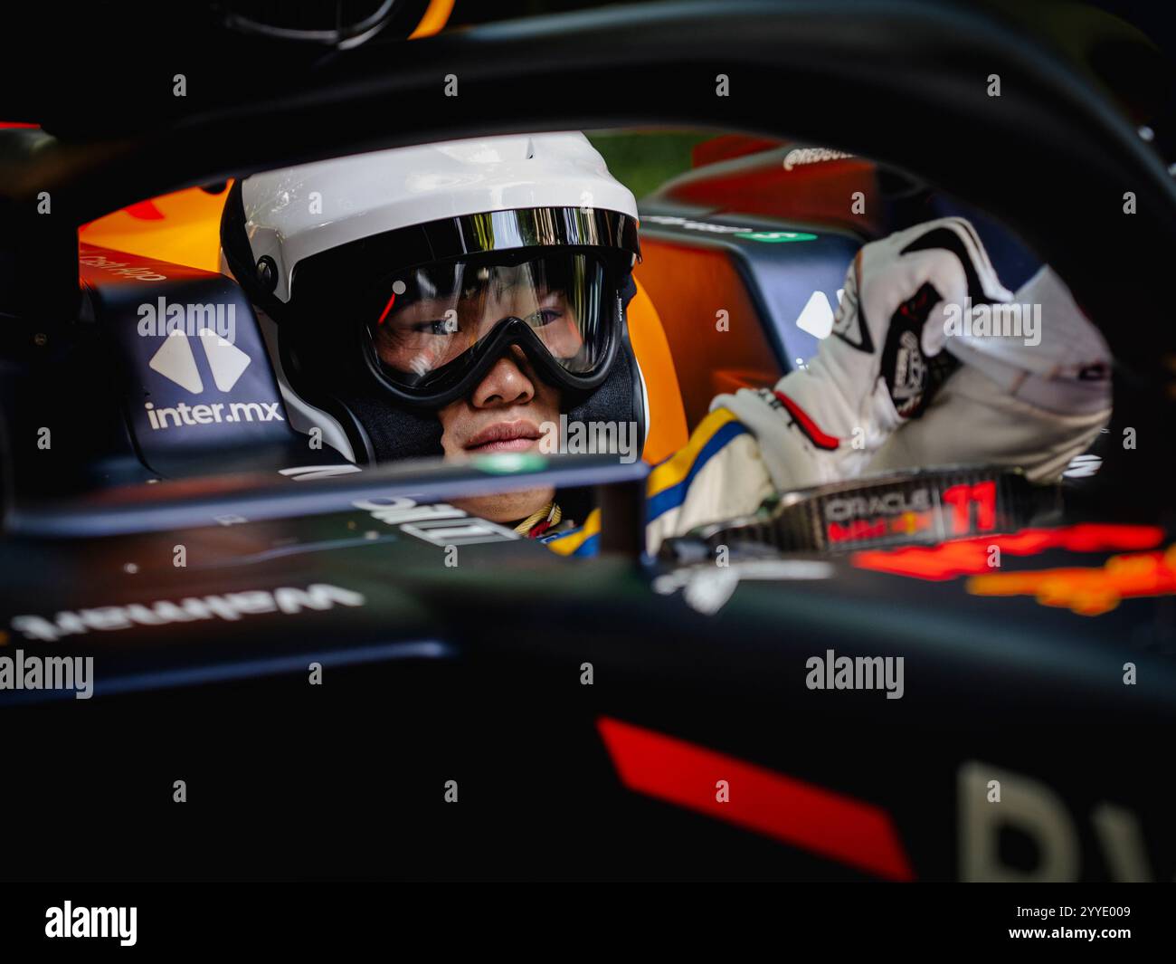 Yuki Tsunoda (JAP) fährt beim Goodwood Festival of Speed 2024 mit dem Red Bull RB18 Stockfoto